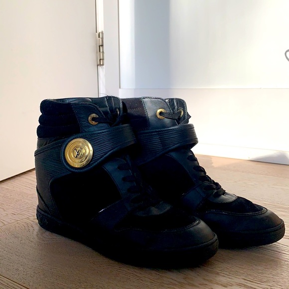 Louis Vuitton
Black high top sneakers - Picture 1 of 2